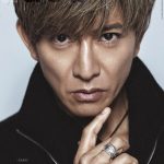 木村拓哉、モノクロの世界観の中で圧倒的存在感を放つカット――『+act. (プラスアクト)』表紙&巻頭に登場