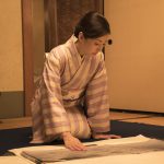 松雪泰子が“ほんまもん”に身を包む―『古都』新場面写真解禁！