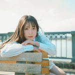 乃木坂46 鈴木佑捺、“波紋”をテーマに癒しのグラビアを披露――「B.L.T.」に登場