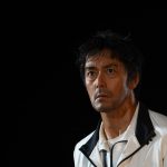 『俺ではない炎上』阿部寛、俳優人生初の崖落ちアクションシーン〈本編映像〉解禁