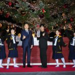 劇場アニメ『迷宮のしおり』新しい学校のリーダーズ&河森正治監督、「Christmas Market in 横浜赤レンガ倉庫」クリスマスツリー点灯式に登壇