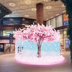 Netflix映画『桜のような僕の恋人』配信記念で渋谷に巨大な桜の木が出現！さらにパネル展も開催