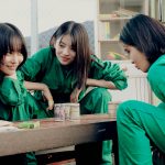 南沙良×出口夏希 W主演『万事快調〈オール・グリーンズ〉』学校の屋上で決起集会――90年代のあの映画の名シーンをオマージュ〈本編映像〉解禁