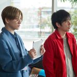 『ＴＡＮＧ タング』〈場面写真〉解禁！二宮和也との共演に京本大我「鳥肌が立つほど緊張した」二宮も“俳優としての後輩”の印象を明かす