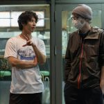 Netflixシリーズ『忍びの家』賀来賢人＆デイヴ・ボイル監督が制作の裏側を明かす〈特別メイキング映像〉解禁