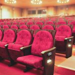 梅田芸術劇場メインホール、客席椅子を全面リニューアル