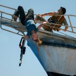 『ジュラシック・ワールド／復活の大地』スカーレット・ヨハンソンがモササウルスのDNAを命がけで狙う――迫力の本編映像解禁