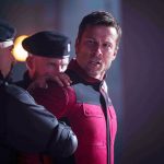 『ランニング・マン』袴姿のグレン・パウエルから年賀メッセージ映像到着