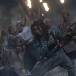 『室町無頼』長尾謙杜演じる才蔵の棒術ワンカットアクションを実現した渾身のVFX技術――VFXメイキング映像解禁