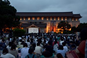 「野外でシネマ」2016年7月上映時の様子