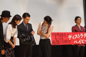 左から、真利子哲也監督、小松菜奈、柳楽優弥、菅田将暉、村上虹郎