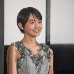 伊藤万理華、憧れの映画祭の場に「こんなに早く立ててうれしい」と笑顔―［第33回東京国際映画祭］『サマーフィルムにのって』舞台挨拶