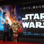 「『スター・ウォーズ』とともに人生を歩んできた」―『スター・ウォーズ／スカイウォーカーの夜明け』手描き看板が日比谷でお披露目