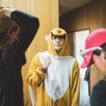 『架空の犬と嘘をつく猫』高杉真宙＆伊藤万理華、トナカイとサンタの姿で子供たちに絵本の読み聞かせ――本編映像解禁