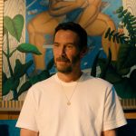 ジョナ・ヒル監督脚本＆キアヌ・リーブス主演で贈るダークコメディ『アウトカム』4月10日配信開始