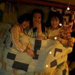 『片思い世界』姉妹のようにリラックスした広瀬すず・杉咲花・清原果耶を写したメイキング写真解禁