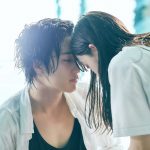 『墜落JKと廃人教師』プール補講中の扇言のもとに灰仁がやってきて…「おでこコツンがキスを超えるキュン」と大反響